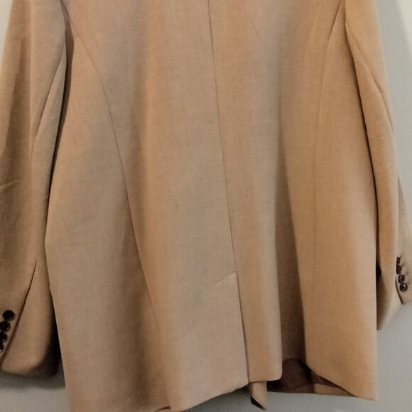 Banana Republic camel jacket, Size 18. Brand new, never worn. - Picture 5 of 5